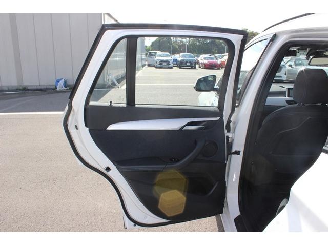 X1 xDrive 18d Mスポーツ 禁煙車 純正18インチスポークアルミホイール Mスポーツサスペンション アルカンターラシート 純正HDDナビ バックカメラ コンフォートアクセス LEDヘッドライト ダウンヒルアシストコントロール(33枚目)