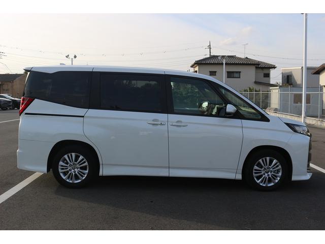 ノア Ｓ－Ｇ　禁煙車　７人乗り　純正ディスプレイオーディオ　トヨタセーフティーセンス　バックカメラ　両側電動スライドドア　ＬＥＤヘッドライト　ＥＴＣ２．０　オートブレーキホールド　ブラインドスポットモニター（11枚目）