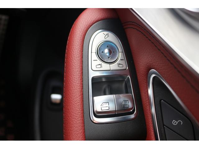 Ｃクラス Ｃ４３　４マチッククーペ　禁煙車　赤革シート　Ｂｕｒｍｅｓｔｅｒサウンドシステム　純正ナビ　フルセグＴＶ　バックカメラ　レーダークルーズコントロール　衝突軽減ブレーキ　パフュームアトマイザー　純正１９インチアルミホイール（33枚目）