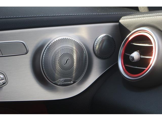 Ｃクラス Ｃ４３　４マチッククーペ　禁煙車　赤革シート　Ｂｕｒｍｅｓｔｅｒサウンドシステム　純正ナビ　フルセグＴＶ　バックカメラ　レーダークルーズコントロール　衝突軽減ブレーキ　パフュームアトマイザー　純正１９インチアルミホイール（54枚目）
