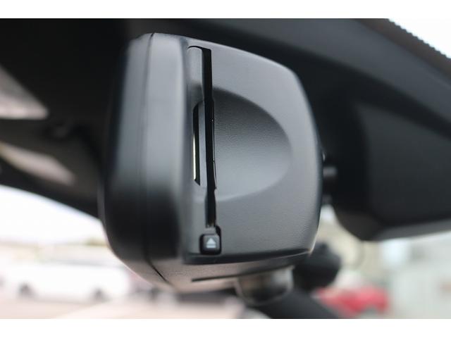 4シリーズ 428iグランクーペ Mスポーツ 白革 サンルーフ メーカーHDDナビ フルセグTV バックカメラ 衝突軽減 レーダークルーズコントロール シートヒーター 純正19AW CD再生 DVD再生 Bluetooth接続 HIDライト(7枚目)