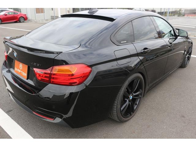 4シリーズ 428iグランクーペ Mスポーツ 白革 サンルーフ メーカーHDDナビ フルセグTV バックカメラ 衝突軽減 レーダークルーズコントロール シートヒーター 純正19AW CD再生 DVD再生 Bluetooth接続 HIDライト(14枚目)