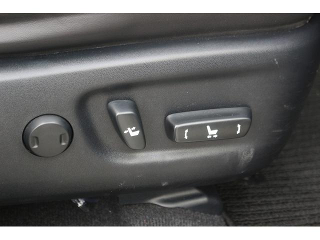 ハリアー エレガンス　禁煙車　純正８インチナビ　フルセグＴＶ　バックカメラ　ＬＥＤヘッドライト　パワーシート　ハーフレザーシート　オートライト　スマートキー　Ｂｌｕｅｔｏｏｔｈ接続　ＵＳＢ　電動格納ミラー　ＣＤ　ＤＶＤ再生（6枚目）