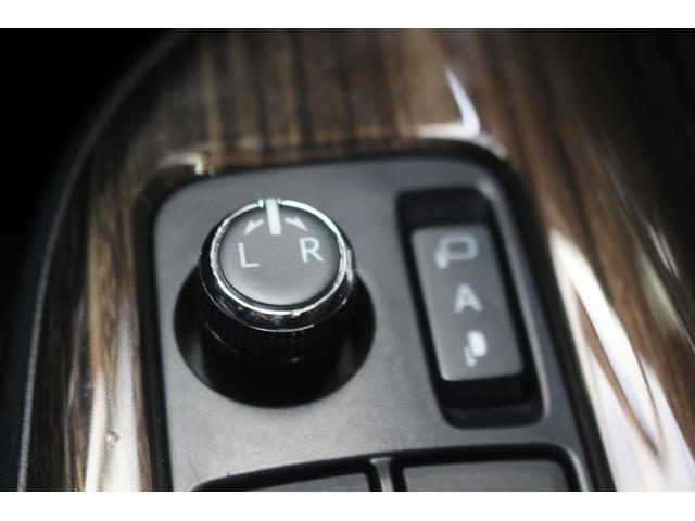 ハリアー エレガンス　禁煙車　純正８インチナビ　フルセグＴＶ　バックカメラ　ＬＥＤヘッドライト　パワーシート　ハーフレザーシート　オートライト　スマートキー　Ｂｌｕｅｔｏｏｔｈ接続　ＵＳＢ　電動格納ミラー　ＣＤ　ＤＶＤ再生（48枚目）