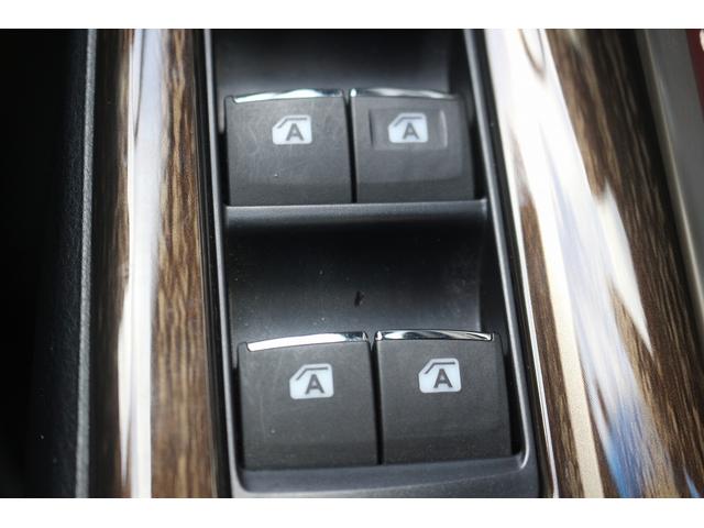 ハリアー エレガンス　禁煙車　純正８インチナビ　フルセグＴＶ　バックカメラ　ＬＥＤヘッドライト　パワーシート　ハーフレザーシート　オートライト　スマートキー　Ｂｌｕｅｔｏｏｔｈ接続　ＵＳＢ　電動格納ミラー　ＣＤ　ＤＶＤ再生（50枚目）