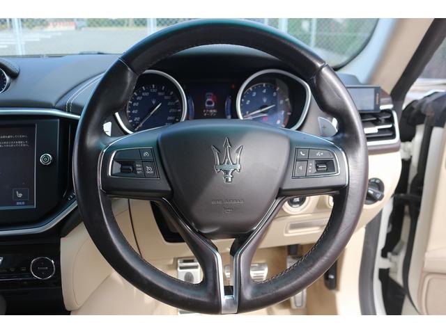 ギブリ S V6ツインターボ 410ps 禁煙車 サンルーフ 白革シート メーカーナビ TV バックカメラ クルーズコントロール シートヒーター パワーシート 純正19インチAW コーナーソナー 電動リアゲート(18枚目)