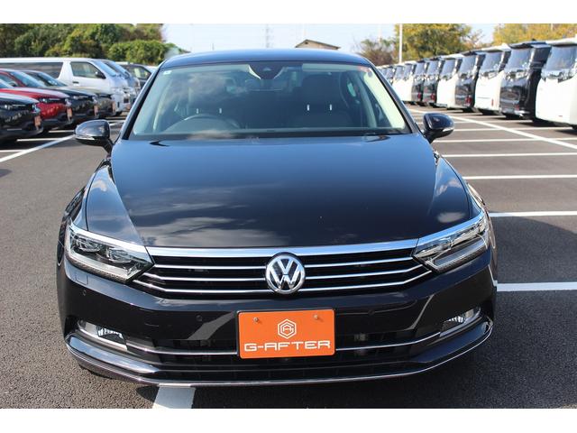 パサート TDIハイライン 禁煙車 黒革シート アダプティブクルーズ アラウンドビューカメラ DISCOVERPRO 前席シートヒーター 前席シートエアコン フルセグTV 衝突軽減ブレーキ LEDヘッドライト レーンアシスト(8枚目)