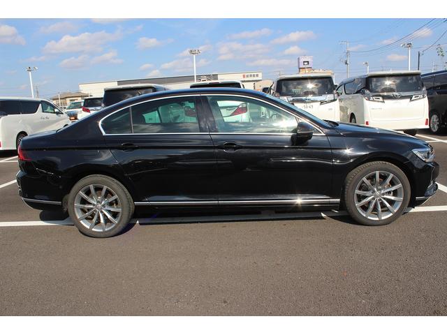 パサート TDIハイライン 禁煙車 黒革シート アダプティブクルーズ アラウンドビューカメラ DISCOVERPRO 前席シートヒーター 前席シートエアコン フルセグTV 衝突軽減ブレーキ LEDヘッドライト レーンアシスト(9枚目)