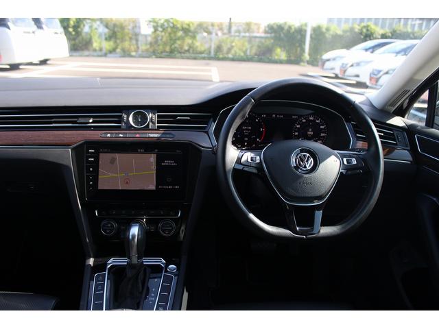 パサート TDIハイライン 禁煙車 黒革シート アダプティブクルーズ アラウンドビューカメラ DISCOVERPRO 前席シートヒーター 前席シートエアコン フルセグTV 衝突軽減ブレーキ LEDヘッドライト レーンアシスト(17枚目)