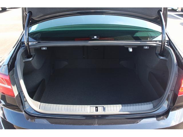 パサート TDIハイライン 禁煙車 黒革シート アダプティブクルーズ アラウンドビューカメラ DISCOVERPRO 前席シートヒーター 前席シートエアコン フルセグTV 衝突軽減ブレーキ LEDヘッドライト レーンアシスト(19枚目)