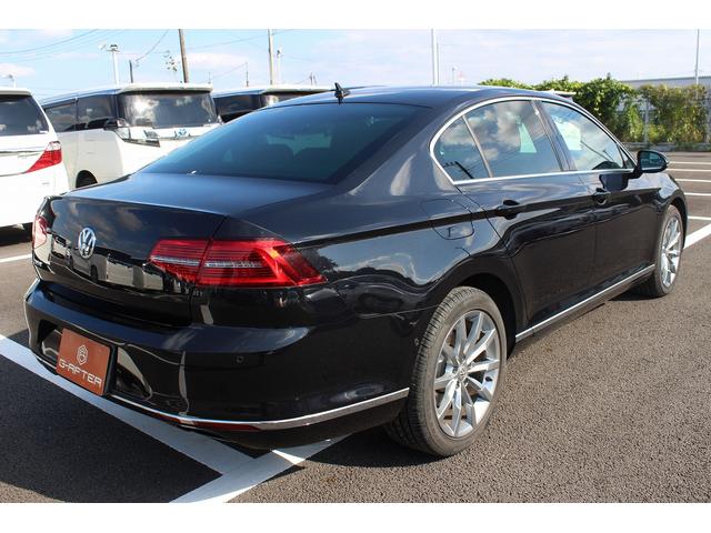 パサート TDIハイライン 禁煙車 黒革シート アダプティブクルーズ アラウンドビューカメラ DISCOVERPRO 前席シートヒーター 前席シートエアコン フルセグTV 衝突軽減ブレーキ LEDヘッドライト レーンアシスト(22枚目)