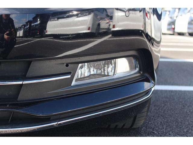 パサート TDIハイライン 禁煙車 黒革シート アダプティブクルーズ アラウンドビューカメラ DISCOVERPRO 前席シートヒーター 前席シートエアコン フルセグTV 衝突軽減ブレーキ LEDヘッドライト レーンアシスト(29枚目)