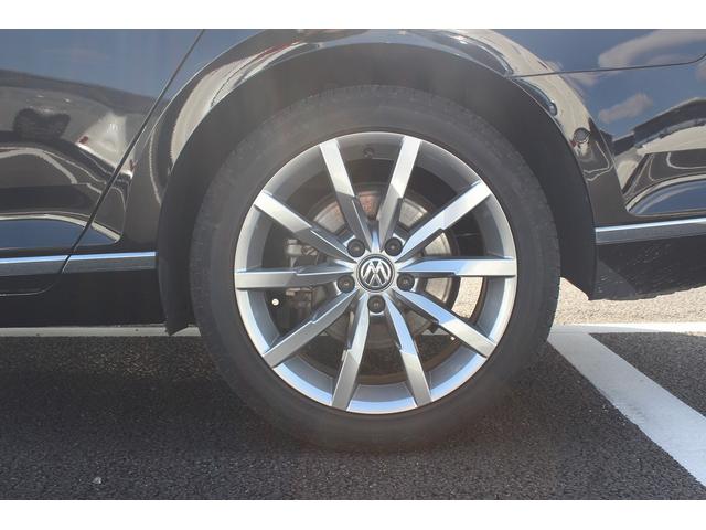 パサート TDIハイライン 禁煙車 黒革シート アダプティブクルーズ アラウンドビューカメラ DISCOVERPRO 前席シートヒーター 前席シートエアコン フルセグTV 衝突軽減ブレーキ LEDヘッドライト レーンアシスト(32枚目)