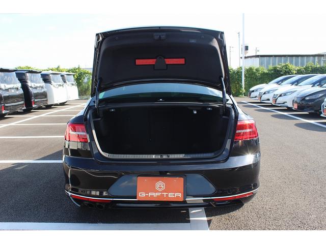 パサート TDIハイライン 禁煙車 黒革シート アダプティブクルーズ アラウンドビューカメラ DISCOVERPRO 前席シートヒーター 前席シートエアコン フルセグTV 衝突軽減ブレーキ LEDヘッドライト レーンアシスト(40枚目)