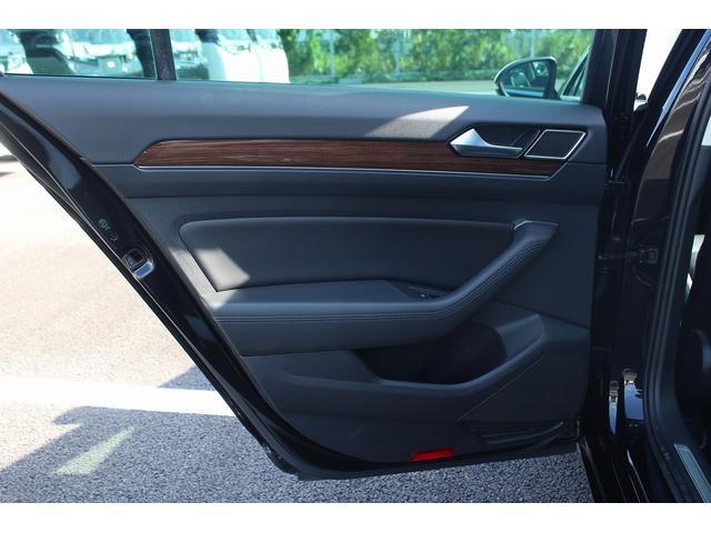 パサート TDIハイライン 禁煙車 黒革シート アダプティブクルーズ アラウンドビューカメラ DISCOVERPRO 前席シートヒーター 前席シートエアコン フルセグTV 衝突軽減ブレーキ LEDヘッドライト レーンアシスト(41枚目)