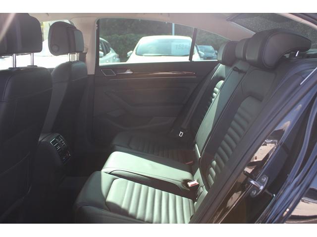 パサート TDIハイライン 禁煙車 黒革シート アダプティブクルーズ アラウンドビューカメラ DISCOVERPRO 前席シートヒーター 前席シートエアコン フルセグTV 衝突軽減ブレーキ LEDヘッドライト レーンアシスト(43枚目)