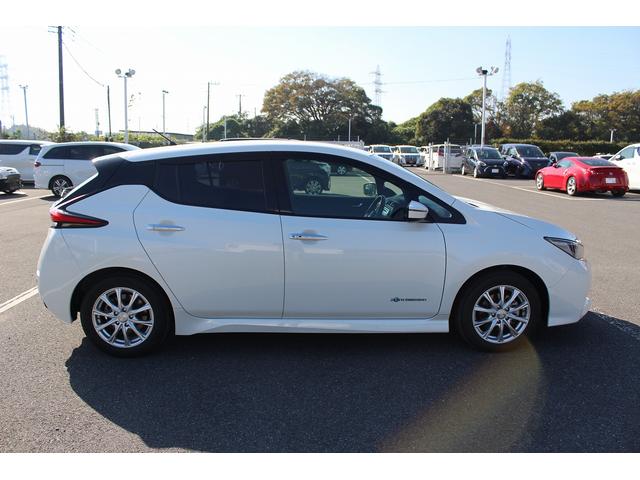 リーフ X 禁煙車 純正ナビ フルセグTV バックカメラ 衝突軽減 オ-トクル-ズコントロ-ル ETC シ-トヒ-タ- 電動格納ドアミラ- ハロゲン 社外16AW スマ-トキ- DVD再生 ESC(9枚目)