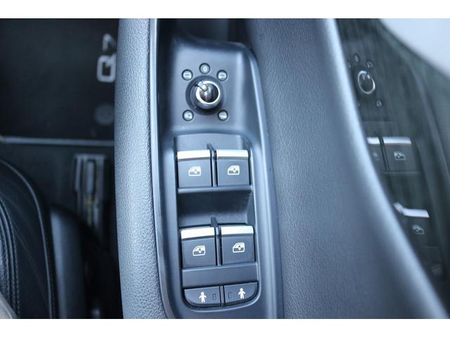 Q7 2.0TFSIクワトロ 1オーナー 禁煙車 7人乗り マトリクスLEDヘッドライト OP20インチAW 7シーターPKG 黒革シート MMIナビゲーション フルセグTV 全周囲カメラ 電動リアゲート アダプティブクルーズ(48枚目)