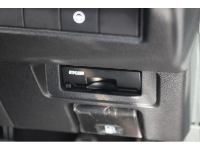 オーラ ニスモ　禁煙車　純正９型ナビ　フルセグ　全周囲カメラ　プロパイロット　衝突軽減ブレーキ　ＬＥＤヘッドライト　ＥＴＣ２．０　電動掛脳式ミラー　ブルートゥース接続　アラウンドビューモニター　デジタルインナーミラー（7枚目）