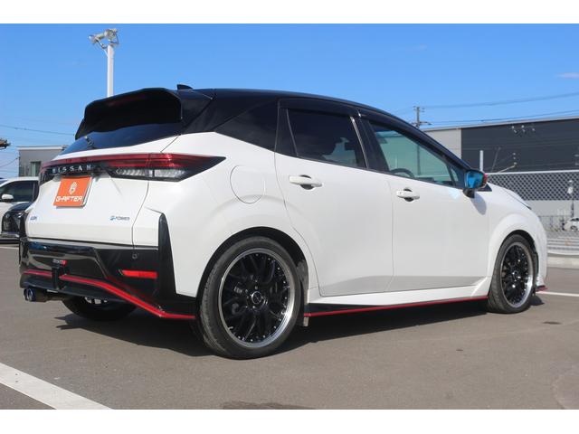 オーラ ニスモ　禁煙車　純正９型ナビ　フルセグ　全周囲カメラ　プロパイロット　衝突軽減ブレーキ　ＬＥＤヘッドライト　ＥＴＣ２．０　電動掛脳式ミラー　ブルートゥース接続　アラウンドビューモニター　デジタルインナーミラー（11枚目）