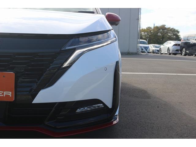 オーラ ニスモ　禁煙車　純正９型ナビ　フルセグ　全周囲カメラ　プロパイロット　衝突軽減ブレーキ　ＬＥＤヘッドライト　ＥＴＣ２．０　電動掛脳式ミラー　ブルートゥース接続　アラウンドビューモニター　デジタルインナーミラー（18枚目）