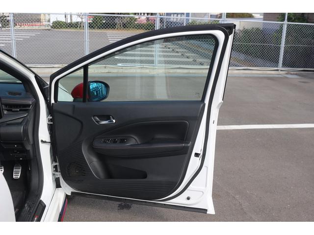 オーラ ニスモ　禁煙車　純正９型ナビ　フルセグ　全周囲カメラ　プロパイロット　衝突軽減ブレーキ　ＬＥＤヘッドライト　ＥＴＣ２．０　電動掛脳式ミラー　ブルートゥース接続　アラウンドビューモニター　デジタルインナーミラー（31枚目）