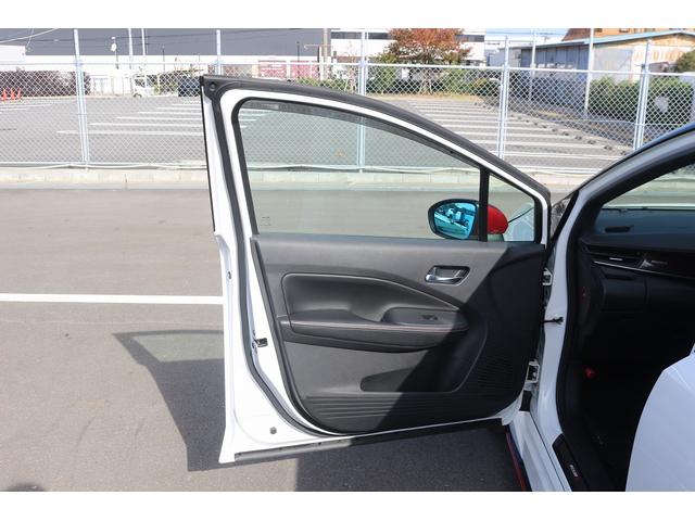 オーラ ニスモ　禁煙車　純正９型ナビ　フルセグ　全周囲カメラ　プロパイロット　衝突軽減ブレーキ　ＬＥＤヘッドライト　ＥＴＣ２．０　電動掛脳式ミラー　ブルートゥース接続　アラウンドビューモニター　デジタルインナーミラー（36枚目）