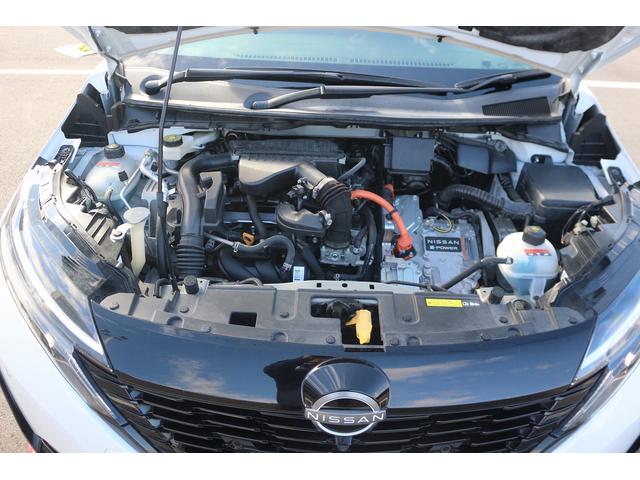 オーラ ニスモ　禁煙車　純正９型ナビ　フルセグ　全周囲カメラ　プロパイロット　衝突軽減ブレーキ　ＬＥＤヘッドライト　ＥＴＣ２．０　電動掛脳式ミラー　ブルートゥース接続　アラウンドビューモニター　デジタルインナーミラー（76枚目）