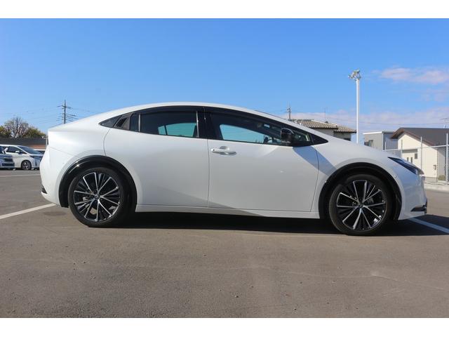 プリウス Z 禁煙車 黒革シート 純正12.3ディスプレイオーディオ 全周囲カメラ フルセグ TV トヨタセーフティセンス 電動リアゲート 衝突軽減ブレーキ シートヒーター シートベンチレーション ETC2.0(10枚目)