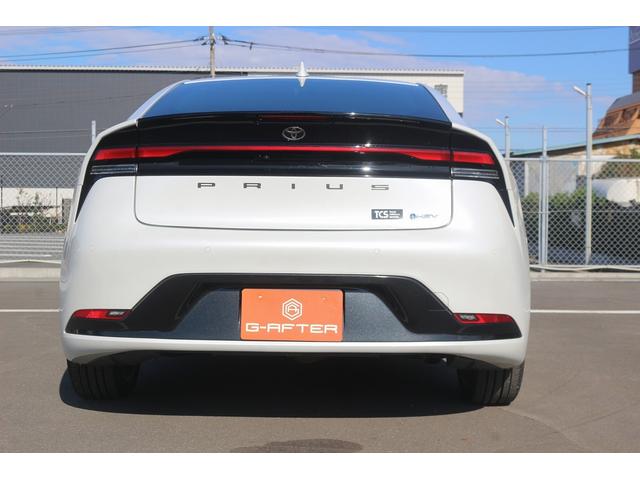 プリウス Z 禁煙車 黒革シート 純正12.3ディスプレイオーディオ 全周囲カメラ フルセグ TV トヨタセーフティセンス 電動リアゲート 衝突軽減ブレーキ シートヒーター シートベンチレーション ETC2.0(12枚目)