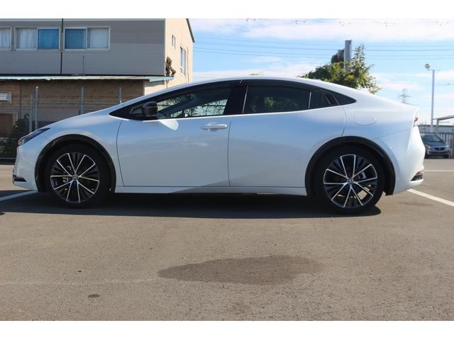 プリウス Z 禁煙車 黒革シート 純正12.3ディスプレイオーディオ 全周囲カメラ フルセグ TV トヨタセーフティセンス 電動リアゲート 衝突軽減ブレーキ シートヒーター シートベンチレーション ETC2.0(14枚目)