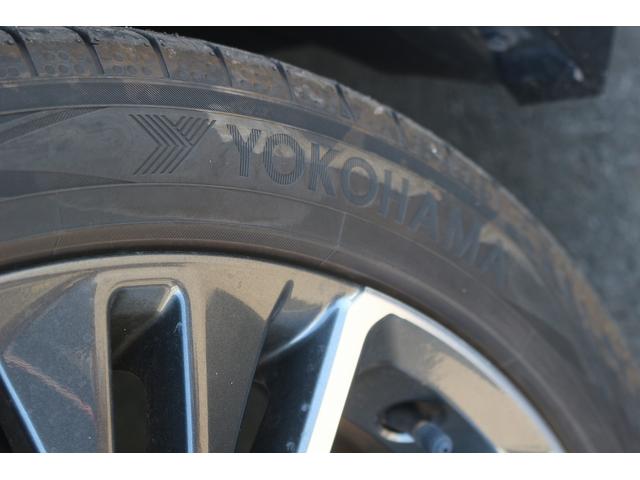 プリウス Z 禁煙車 黒革シート 純正12.3ディスプレイオーディオ 全周囲カメラ フルセグ TV トヨタセーフティセンス 電動リアゲート 衝突軽減ブレーキ シートヒーター シートベンチレーション ETC2.0(28枚目)