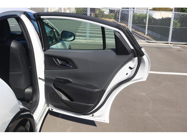 プリウス Z 禁煙車 黒革シート 純正12.3ディスプレイオーディオ 全周囲カメラ フルセグ TV トヨタセーフティセンス 電動リアゲート 衝突軽減ブレーキ シートヒーター シートベンチレーション ETC2.0(33枚目)