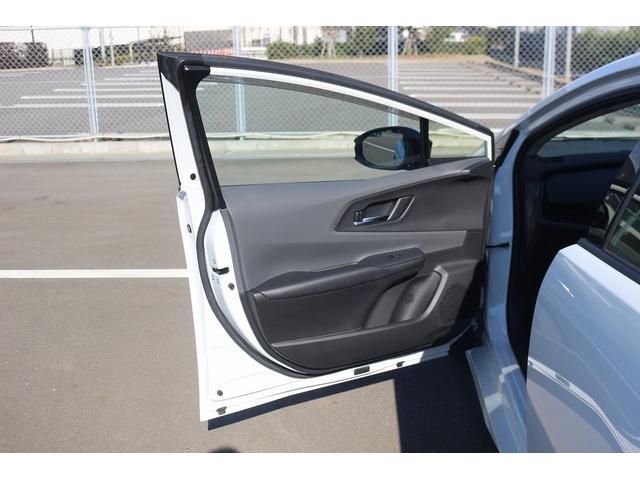 プリウス Z 禁煙車 黒革シート 純正12.3ディスプレイオーディオ 全周囲カメラ フルセグ TV トヨタセーフティセンス 電動リアゲート 衝突軽減ブレーキ シートヒーター シートベンチレーション ETC2.0(37枚目)