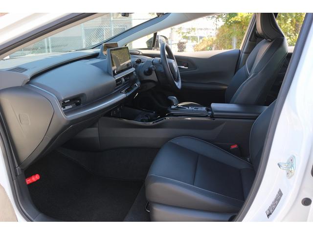 プリウス Z 禁煙車 黒革シート 純正12.3ディスプレイオーディオ 全周囲カメラ フルセグ TV トヨタセーフティセンス 電動リアゲート 衝突軽減ブレーキ シートヒーター シートベンチレーション ETC2.0(46枚目)