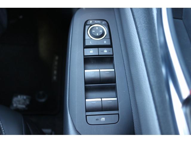 プリウス Z 禁煙車 黒革シート 純正12.3ディスプレイオーディオ 全周囲カメラ フルセグ TV トヨタセーフティセンス 電動リアゲート 衝突軽減ブレーキ シートヒーター シートベンチレーション ETC2.0(54枚目)