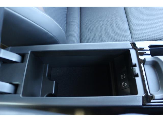 プリウス Z 禁煙車 黒革シート 純正12.3ディスプレイオーディオ 全周囲カメラ フルセグ TV トヨタセーフティセンス 電動リアゲート 衝突軽減ブレーキ シートヒーター シートベンチレーション ETC2.0(64枚目)