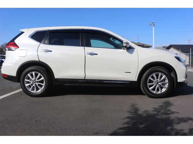 エクストレイル ２０Ｘ　ハイブリッド　禁煙車　黒革シート　デジタルインナーミラー　純正ナビ　フルセグＴＶ　レーダークルーズコントロール　ＬＥＤヘッドライト　電動トランクゲート　クリアランスソナー　レーンキープアシスト　バックカメラ　ＥＴＣ（10枚目）