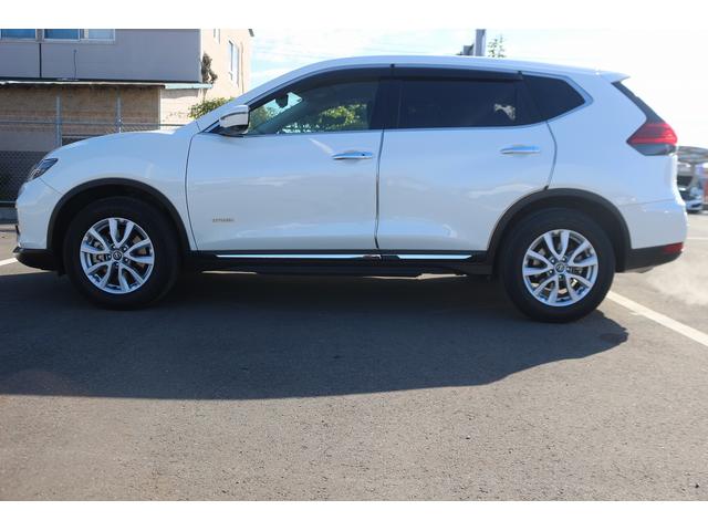 エクストレイル ２０Ｘ　ハイブリッド　禁煙車　黒革シート　デジタルインナーミラー　純正ナビ　フルセグＴＶ　レーダークルーズコントロール　ＬＥＤヘッドライト　電動トランクゲート　クリアランスソナー　レーンキープアシスト　バックカメラ　ＥＴＣ（14枚目）