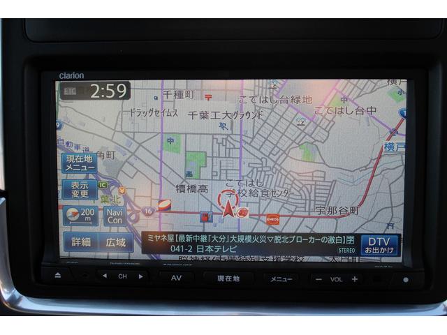 マカン マカン　ターボ　禁煙車　スポーツクロノＰＫＧ　ＢＯＳＥサウンド　純正ナビ　フルセグＴＶ　バックカメラ　電動リアゲート　レッドキャリパー　エアサスペンション　ＥＴＣ　パワーシート　サイドカメラ　純正１９ＡＷ　キーレス（3枚目）