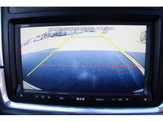 マカン マカン　ターボ　禁煙車　スポーツクロノＰＫＧ　ＢＯＳＥサウンド　純正ナビ　フルセグＴＶ　バックカメラ　電動リアゲート　レッドキャリパー　エアサスペンション　ＥＴＣ　パワーシート　サイドカメラ　純正１９ＡＷ　キーレス（4枚目）