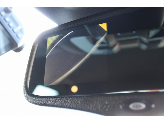 マカン マカン　ターボ　禁煙車　スポーツクロノＰＫＧ　ＢＯＳＥサウンド　純正ナビ　フルセグＴＶ　バックカメラ　電動リアゲート　レッドキャリパー　エアサスペンション　ＥＴＣ　パワーシート　サイドカメラ　純正１９ＡＷ　キーレス（7枚目）