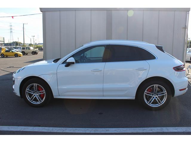 マカン マカン　ターボ　禁煙車　スポーツクロノＰＫＧ　ＢＯＳＥサウンド　純正ナビ　フルセグＴＶ　バックカメラ　電動リアゲート　レッドキャリパー　エアサスペンション　ＥＴＣ　パワーシート　サイドカメラ　純正１９ＡＷ　キーレス（11枚目）