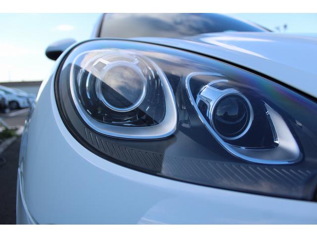 マカン マカン　ターボ　禁煙車　スポーツクロノＰＫＧ　ＢＯＳＥサウンド　純正ナビ　フルセグＴＶ　バックカメラ　電動リアゲート　レッドキャリパー　エアサスペンション　ＥＴＣ　パワーシート　サイドカメラ　純正１９ＡＷ　キーレス（13枚目）