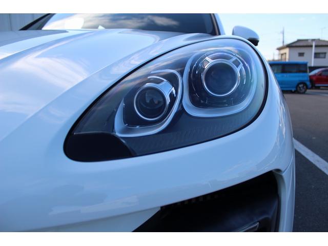 マカン マカン　ターボ　禁煙車　スポーツクロノＰＫＧ　ＢＯＳＥサウンド　純正ナビ　フルセグＴＶ　バックカメラ　電動リアゲート　レッドキャリパー　エアサスペンション　ＥＴＣ　パワーシート　サイドカメラ　純正１９ＡＷ　キーレス（27枚目）