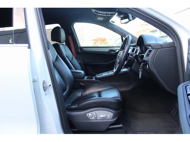 マカン マカン　ターボ　禁煙車　スポーツクロノＰＫＧ　ＢＯＳＥサウンド　純正ナビ　フルセグＴＶ　バックカメラ　電動リアゲート　レッドキャリパー　エアサスペンション　ＥＴＣ　パワーシート　サイドカメラ　純正１９ＡＷ　キーレス（35枚目）