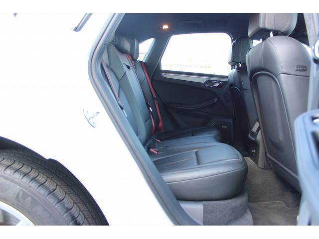 マカン マカン　ターボ　禁煙車　スポーツクロノＰＫＧ　ＢＯＳＥサウンド　純正ナビ　フルセグＴＶ　バックカメラ　電動リアゲート　レッドキャリパー　エアサスペンション　ＥＴＣ　パワーシート　サイドカメラ　純正１９ＡＷ　キーレス（38枚目）