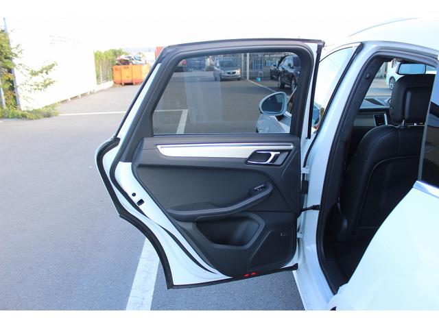 マカン マカン　ターボ　禁煙車　スポーツクロノＰＫＧ　ＢＯＳＥサウンド　純正ナビ　フルセグＴＶ　バックカメラ　電動リアゲート　レッドキャリパー　エアサスペンション　ＥＴＣ　パワーシート　サイドカメラ　純正１９ＡＷ　キーレス（41枚目）