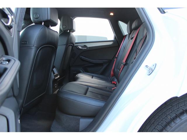 マカン マカン　ターボ　禁煙車　スポーツクロノＰＫＧ　ＢＯＳＥサウンド　純正ナビ　フルセグＴＶ　バックカメラ　電動リアゲート　レッドキャリパー　エアサスペンション　ＥＴＣ　パワーシート　サイドカメラ　純正１９ＡＷ　キーレス（42枚目）