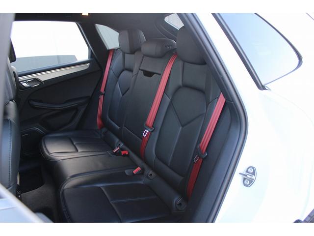 マカン マカン　ターボ　禁煙車　スポーツクロノＰＫＧ　ＢＯＳＥサウンド　純正ナビ　フルセグＴＶ　バックカメラ　電動リアゲート　レッドキャリパー　エアサスペンション　ＥＴＣ　パワーシート　サイドカメラ　純正１９ＡＷ　キーレス（43枚目）